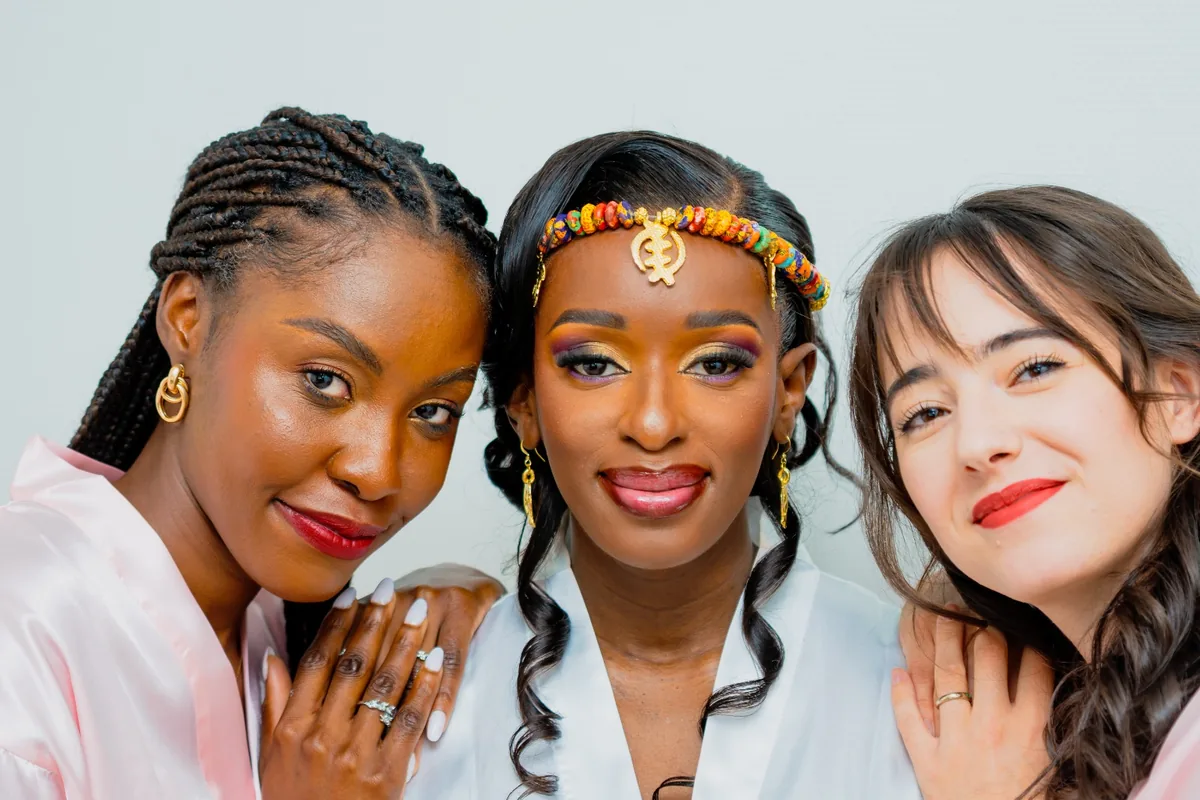 Trois amies de la mariée, portrait complice